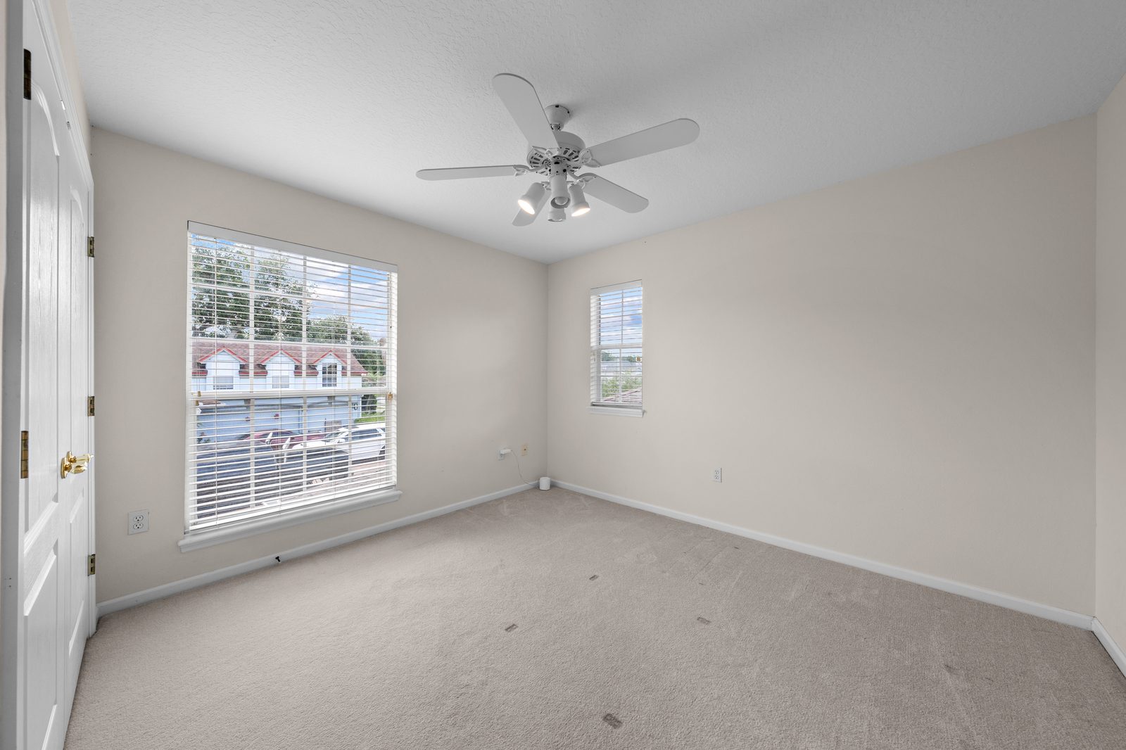 Secondary bedroom