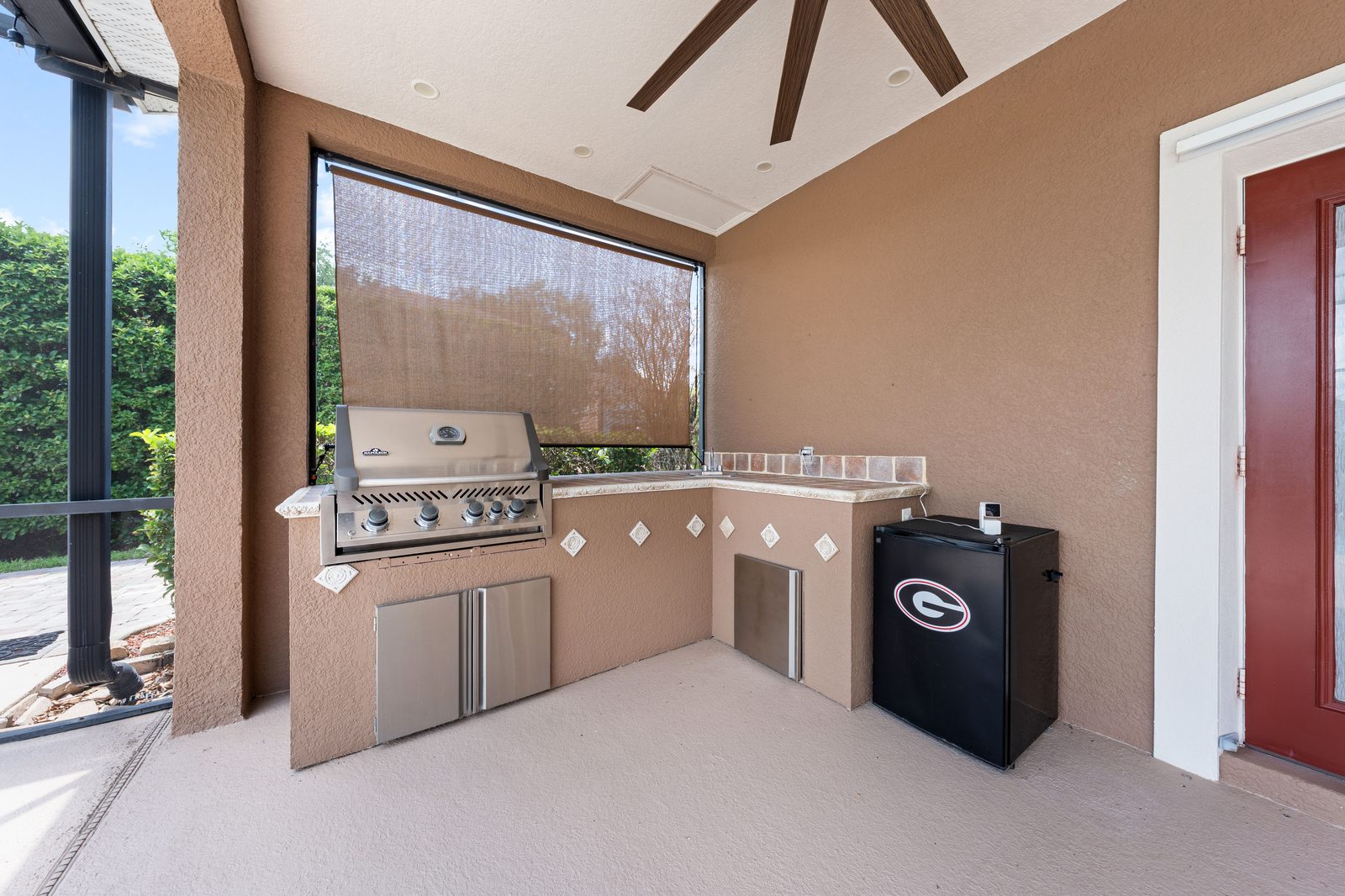 Outdoor kitchen with built-in grill
